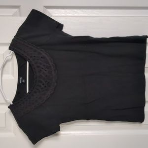 Black t shirt with applique